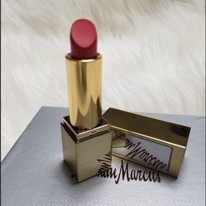 Estée Lauder lipstick